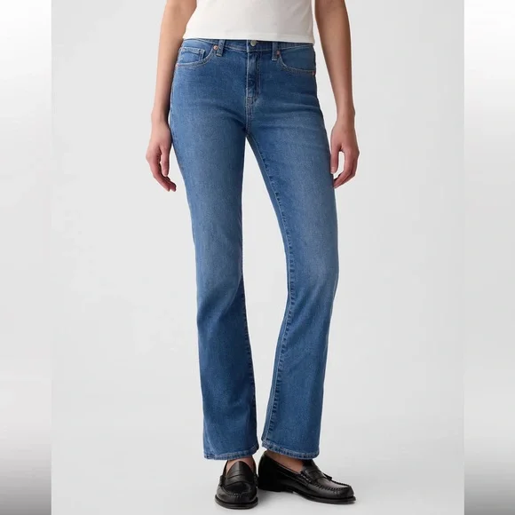 NWT - GAP - Mid Rise Baby Boot Jeans - Size 31/12 - Picture 2 of 11